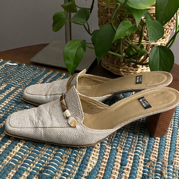 Stuart Weitzman slip on sz. 8.5 - Picture 2 of 5